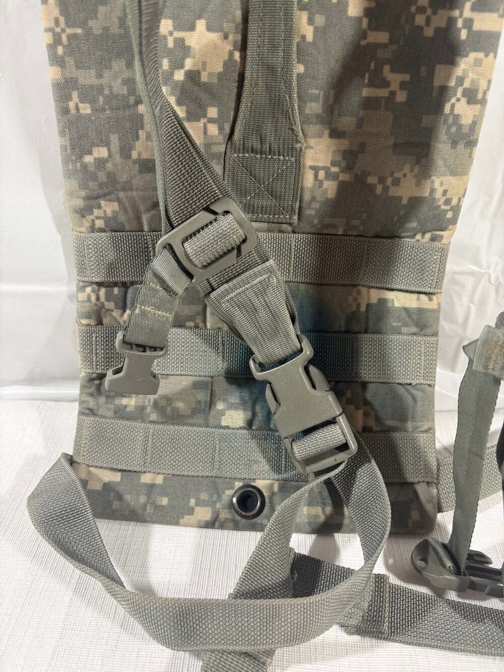 US Army ACU Hydration Carrier Backpack by Lions Services Inc – Digital Camo MOLL - Picture 4 of 5